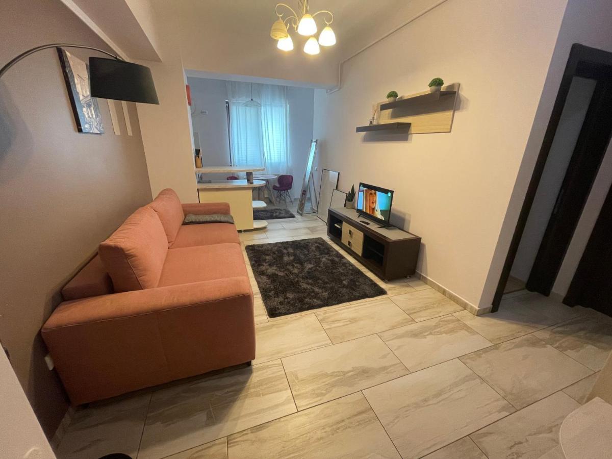 Le Lupin / Center Apartment Яш Екстериор снимка