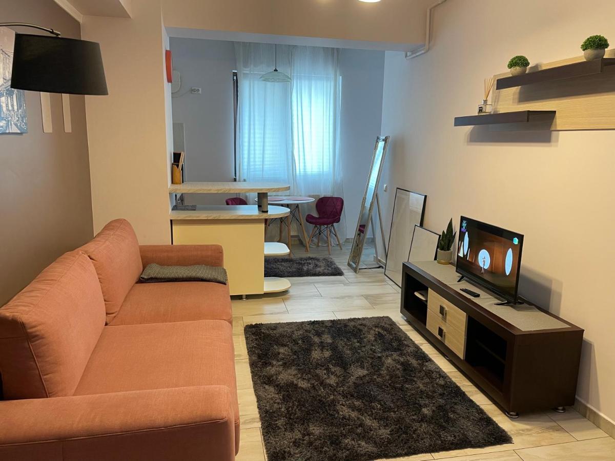 Le Lupin / Center Apartment Яш Екстериор снимка
