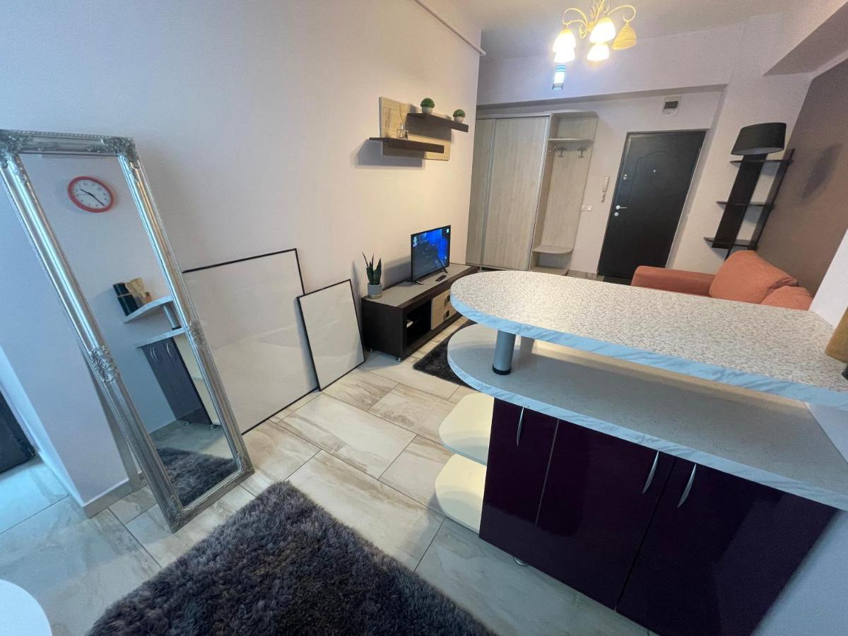 Le Lupin / Center Apartment Яш Екстериор снимка