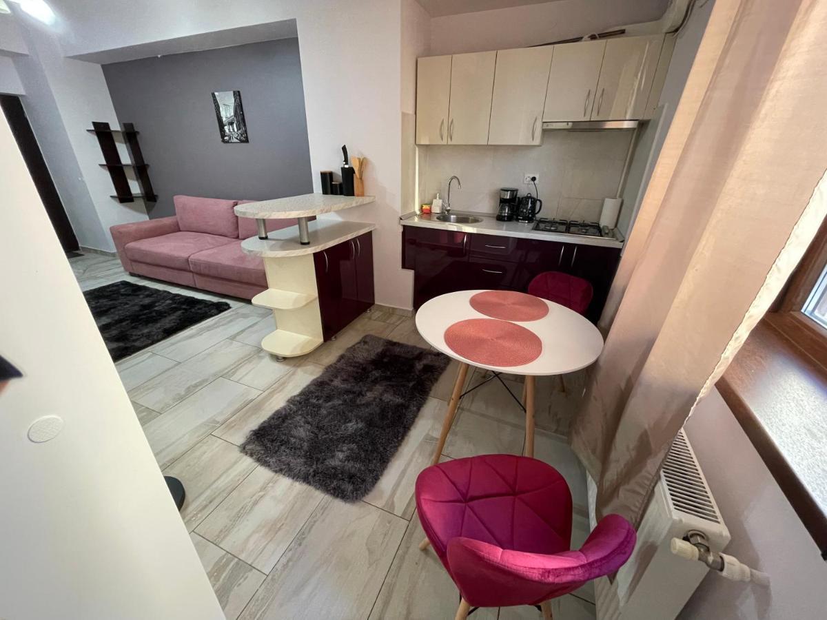 Le Lupin / Center Apartment Яш Екстериор снимка