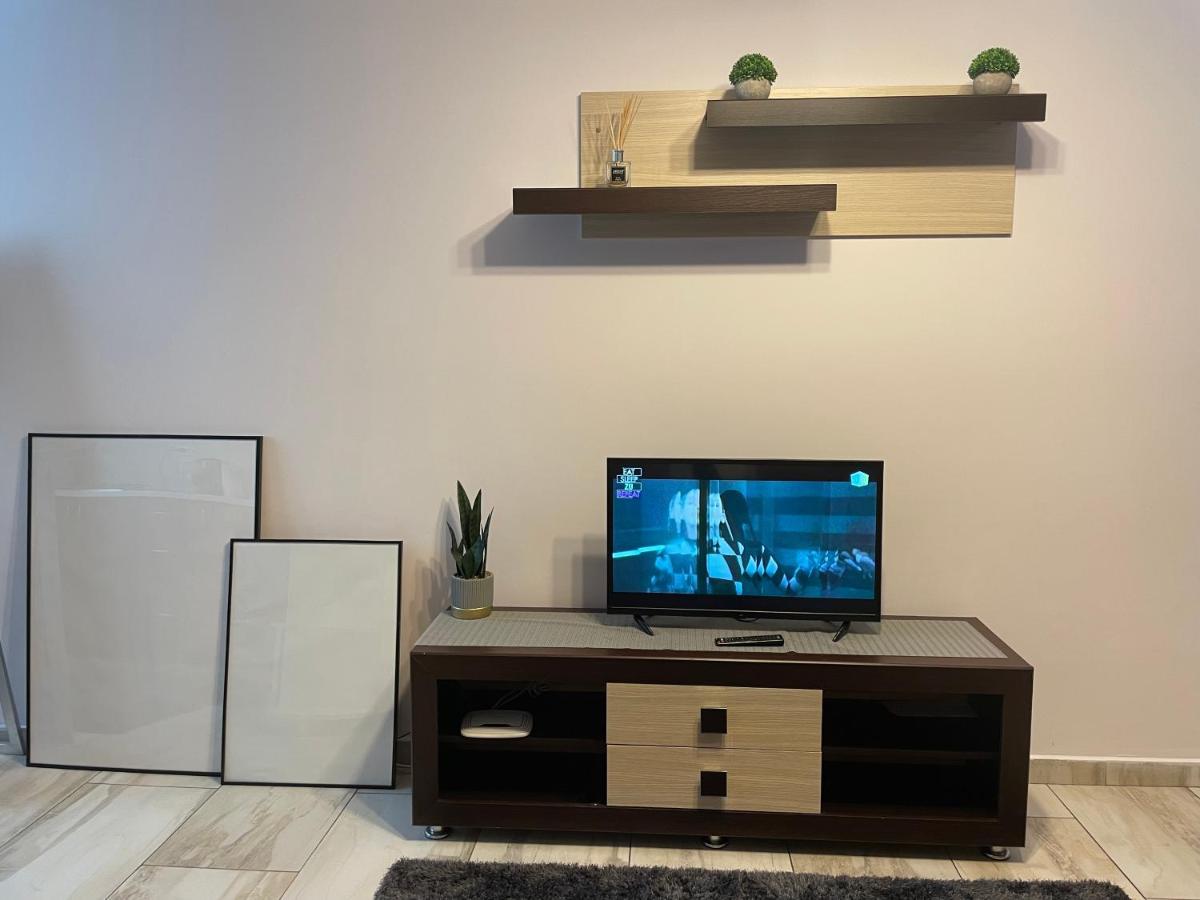 Le Lupin / Center Apartment Яш Екстериор снимка