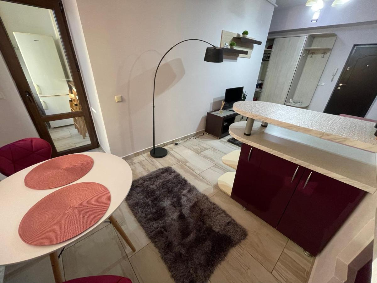 Le Lupin / Center Apartment Яш Екстериор снимка