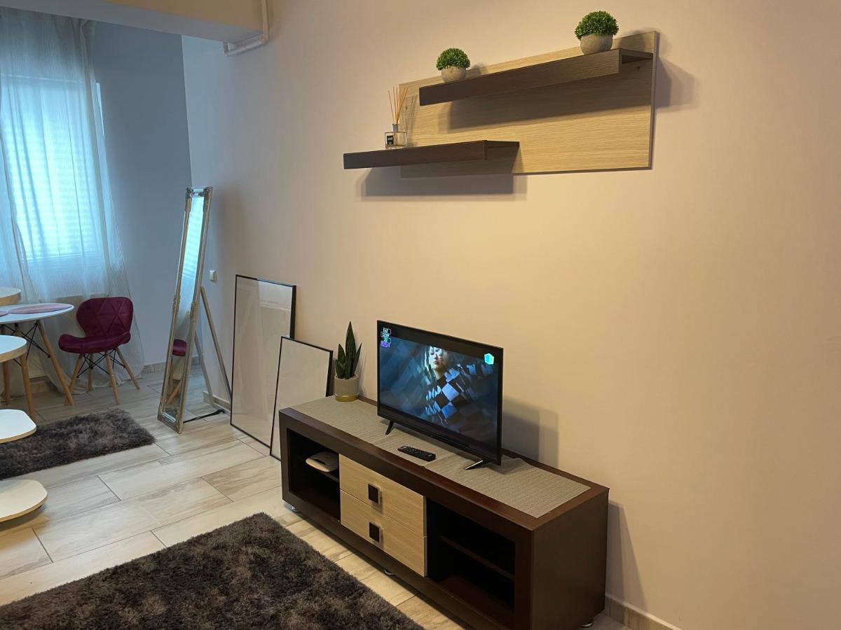 Le Lupin / Center Apartment Яш Екстериор снимка