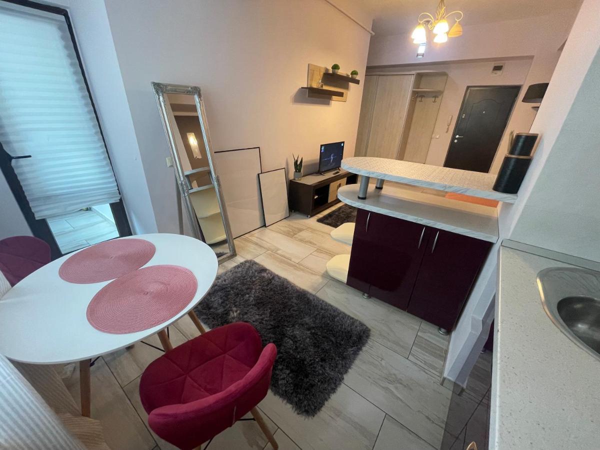 Le Lupin / Center Apartment Яш Екстериор снимка