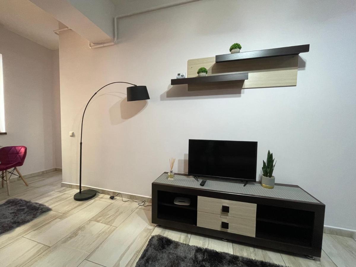Le Lupin / Center Apartment Яш Екстериор снимка