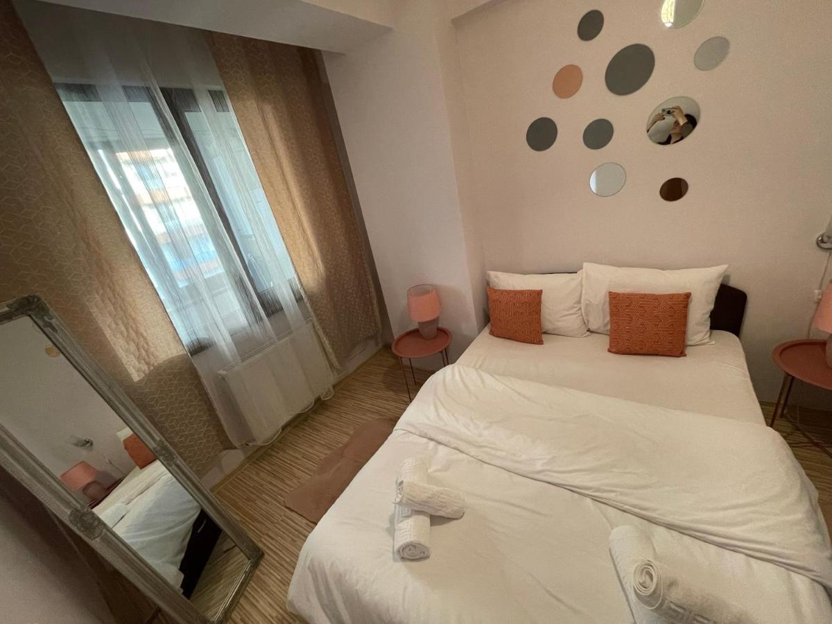 Le Lupin / Center Apartment Яш Екстериор снимка