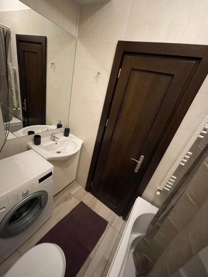 Le Lupin / Center Apartment Яш Екстериор снимка
