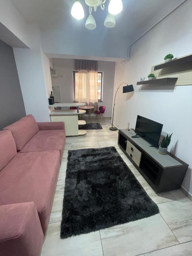 Le Lupin / Center Apartment Яш Екстериор снимка