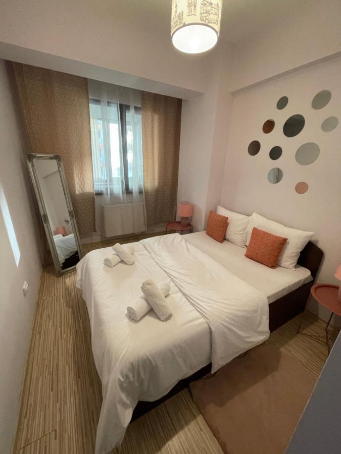 Le Lupin / Center Apartment Яш Екстериор снимка